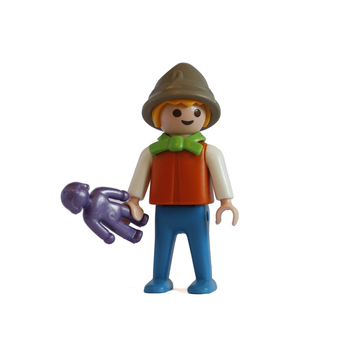 Playmobil Niño con gorro y muñeca ¡Mercadillo! | clickclack.es