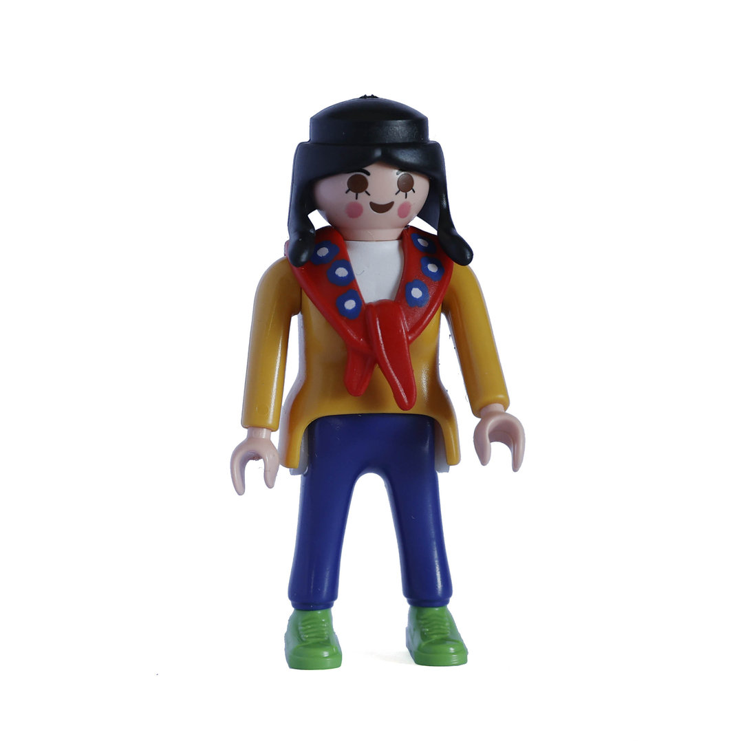 Playmobil Chica amarilla azul con pañuelo rojo ¡Mercadillo! | clickclack.es